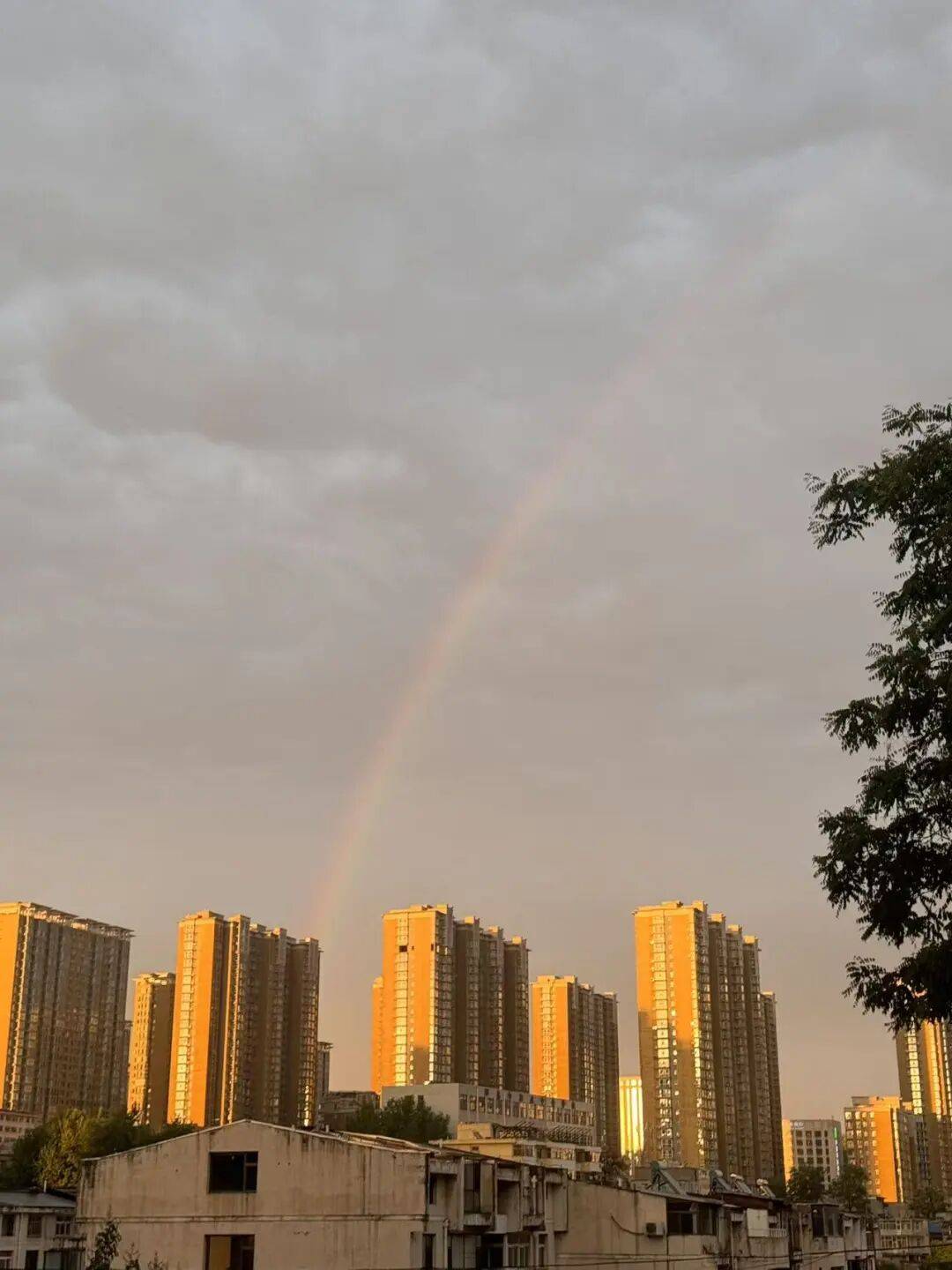 阳泉雨后彩虹+绝美落日