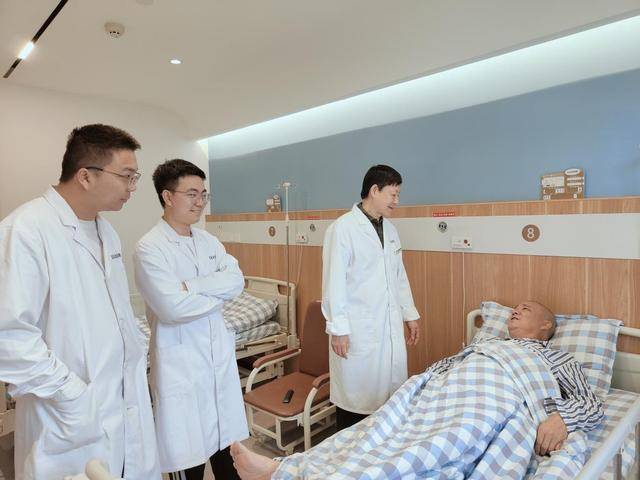 从浙江慕名赴汉求医，近60岁患者摆脱排尿“急”与“难”