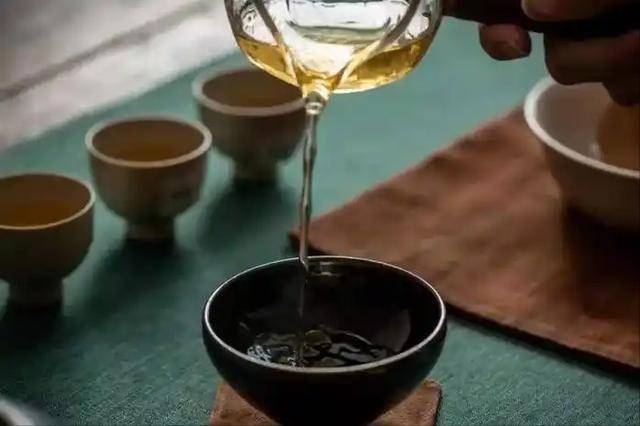 茶叶再次被关注！医生调查发现：高血脂人常喝茶，或出现这4变化