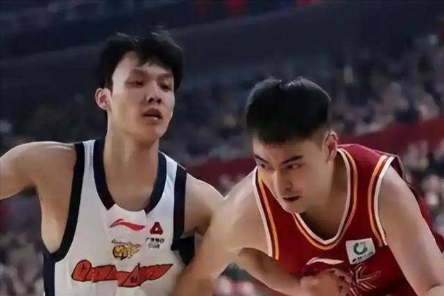 粤京大战G1惜败真相！胡明轩拖垮全队，徐杰才是破局关键？