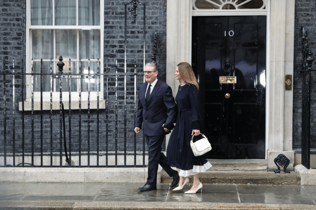 英国首相斯塔默，会被迫下台吗？ -华闻时空