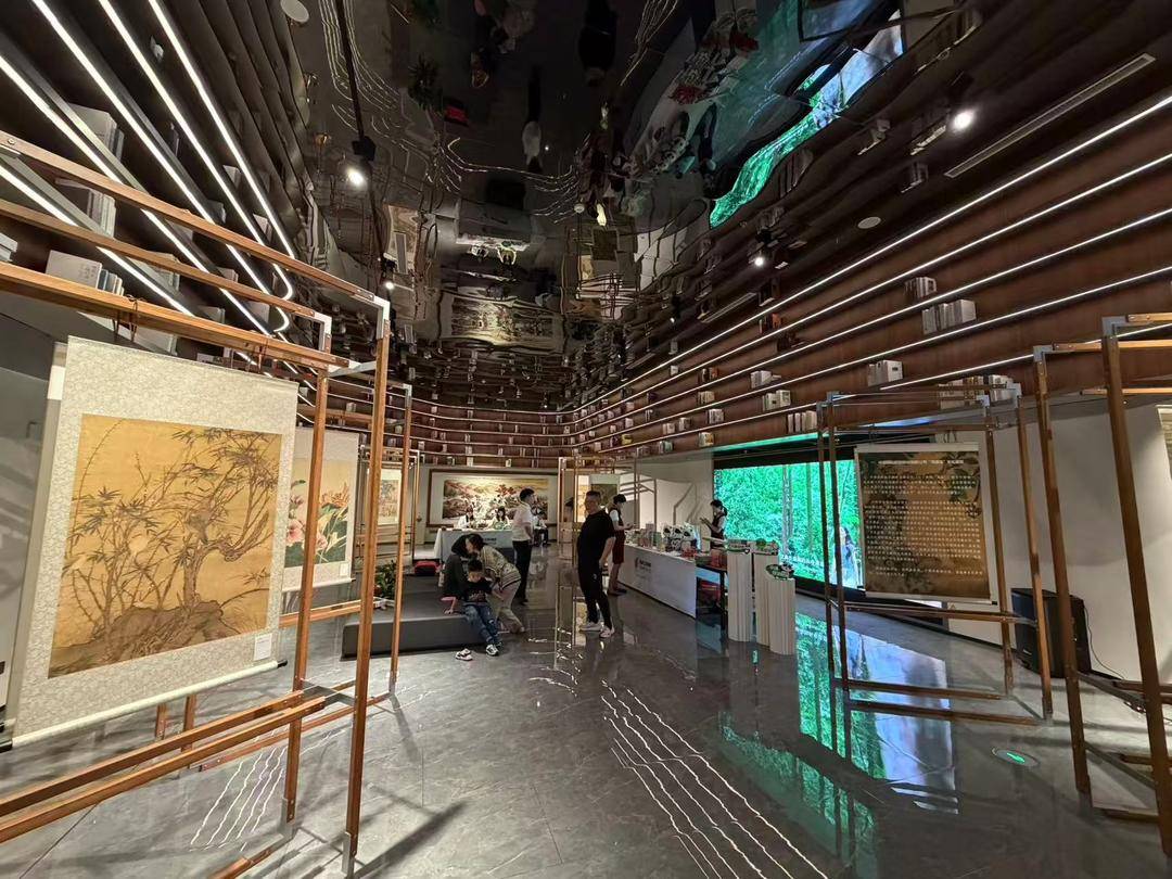 当国航紫宸遇见崇州竹编 这场小满时节的航文旅融合快闪超浪漫！