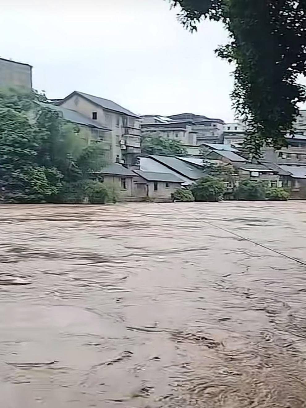 特大暴雨已致17人失聯的重慶永川：中小河流漲水風險很高