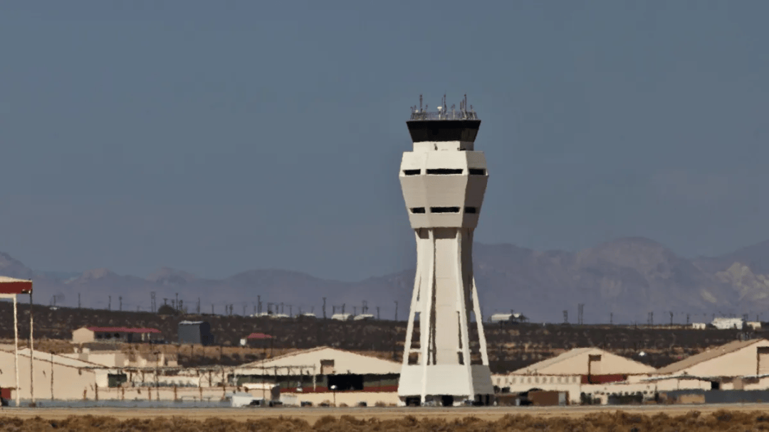 美军证实：B-52轰炸机坠毁，8名机组人员全部遇难