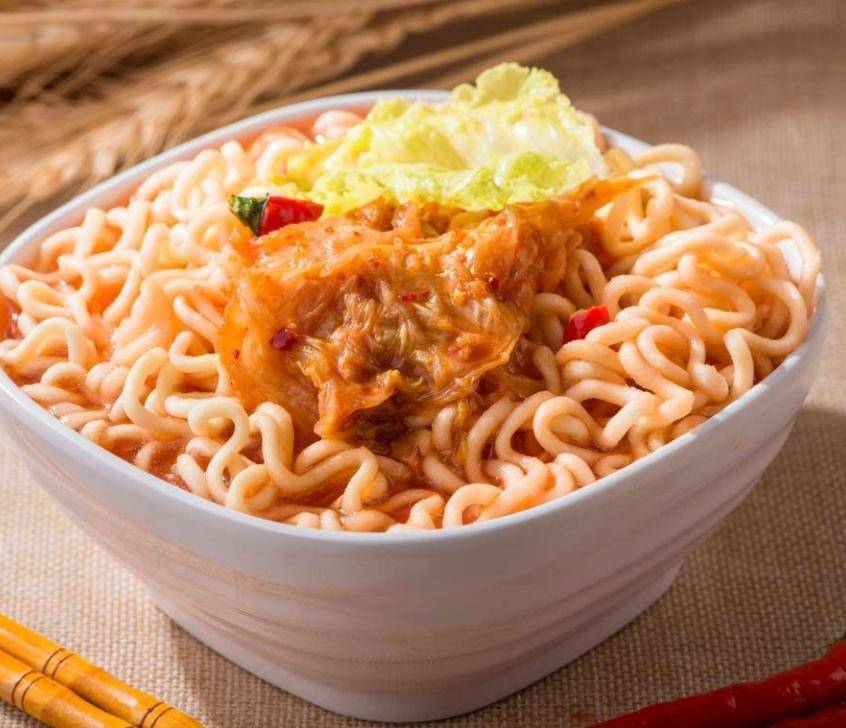 原创            方便面吃多了会致癌？提醒：真正致癌的是这4种食物，尽量少碰