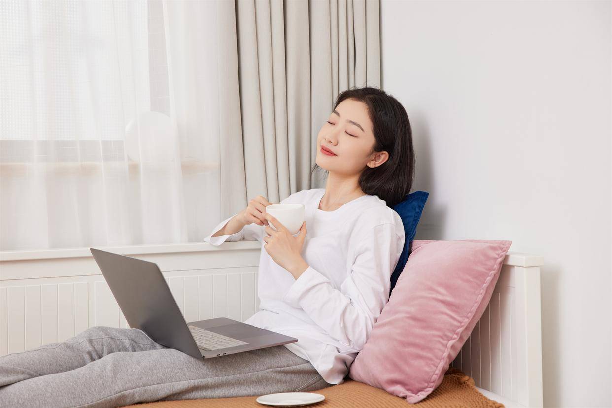 原创            结了婚的女人，要是由着你这么碰她，那肯定是对你有意思