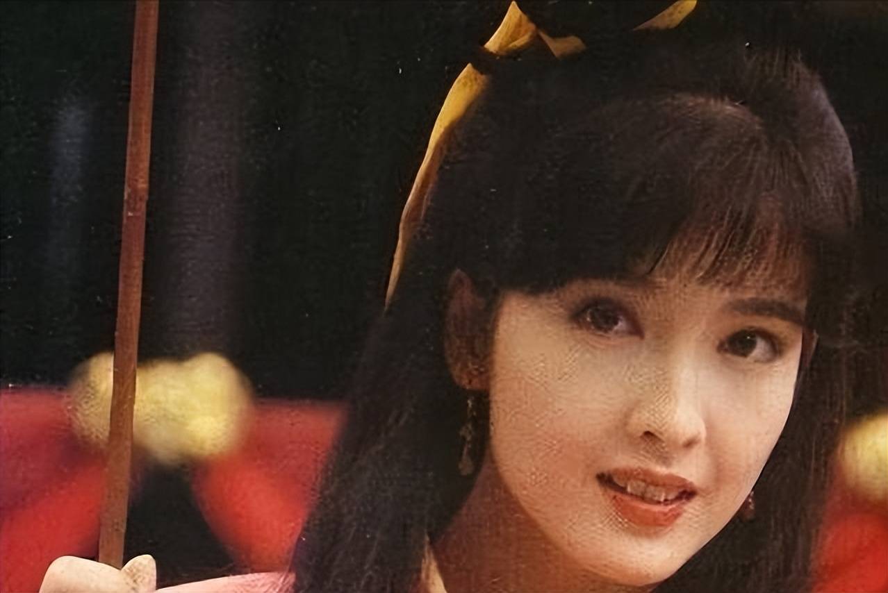 “清纯玉女”周慧敏：选择倪震此生无憾55岁无儿无女亦知足