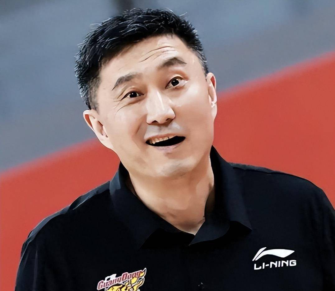 CBA休赛期炸了！杜锋不续约、山东抢王岚嵚、潘江下课？三颗雷同一周爆