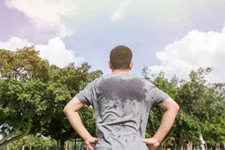原创            “男怕小暑”，今日小暑，提醒男性：1要躲，2要去，3要交，4不碰