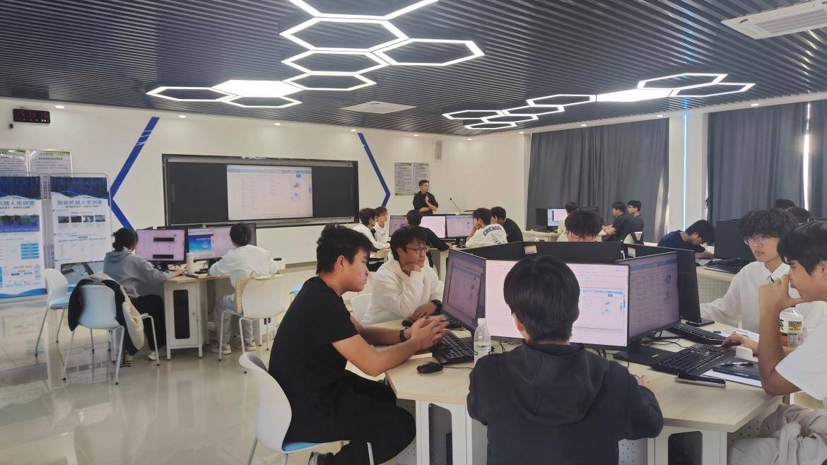 引入智能语音、大模型,广商联合讯飞打通产教融合