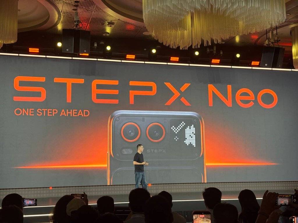Stepx 阶跃星辰AI手机STEPX Neo正式亮相,同步发布大模型原生终端品牌_操作系统_智能_Step