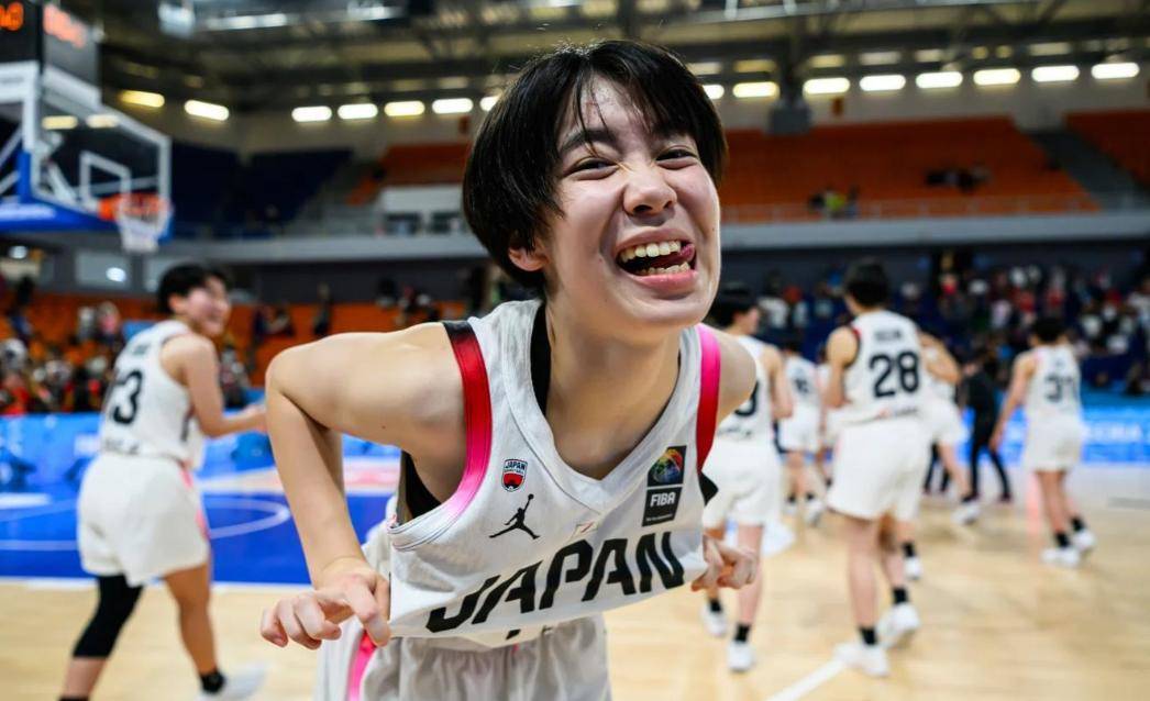 U17女篮世界杯，中国27次失误，日本同天狂胜30分，16强对阵出炉