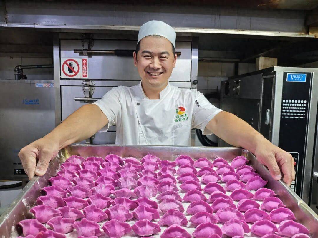 荷叶水和面，老字号手工莲藕水饺头伏上市