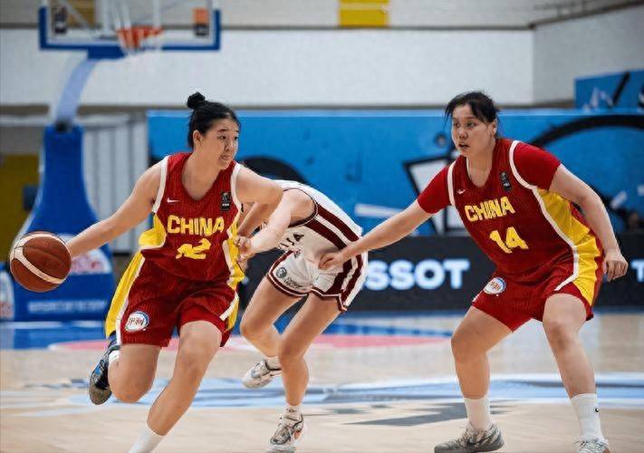 爆冷！中国女篮狂揽83分，碾压“欧洲大魔王”，挺进世界杯8强！