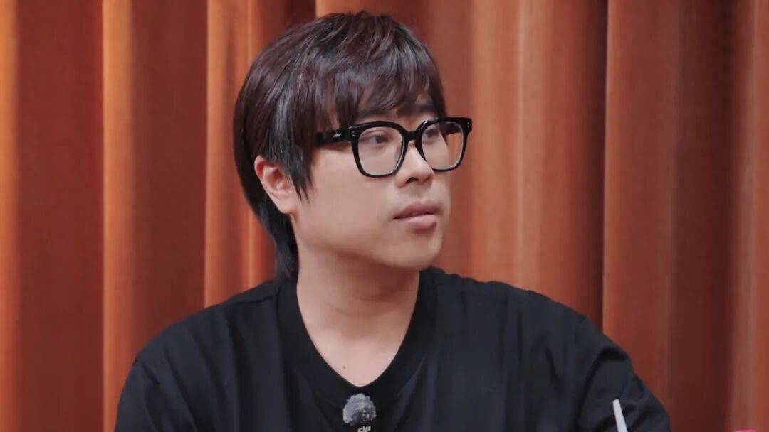 前“顶流主播”卢本伟遭全网封杀8年坦言“当初的问题和自己学历低有很大关系”称封禁后身边不少人慢慢疏远自己是“讨好型人格”