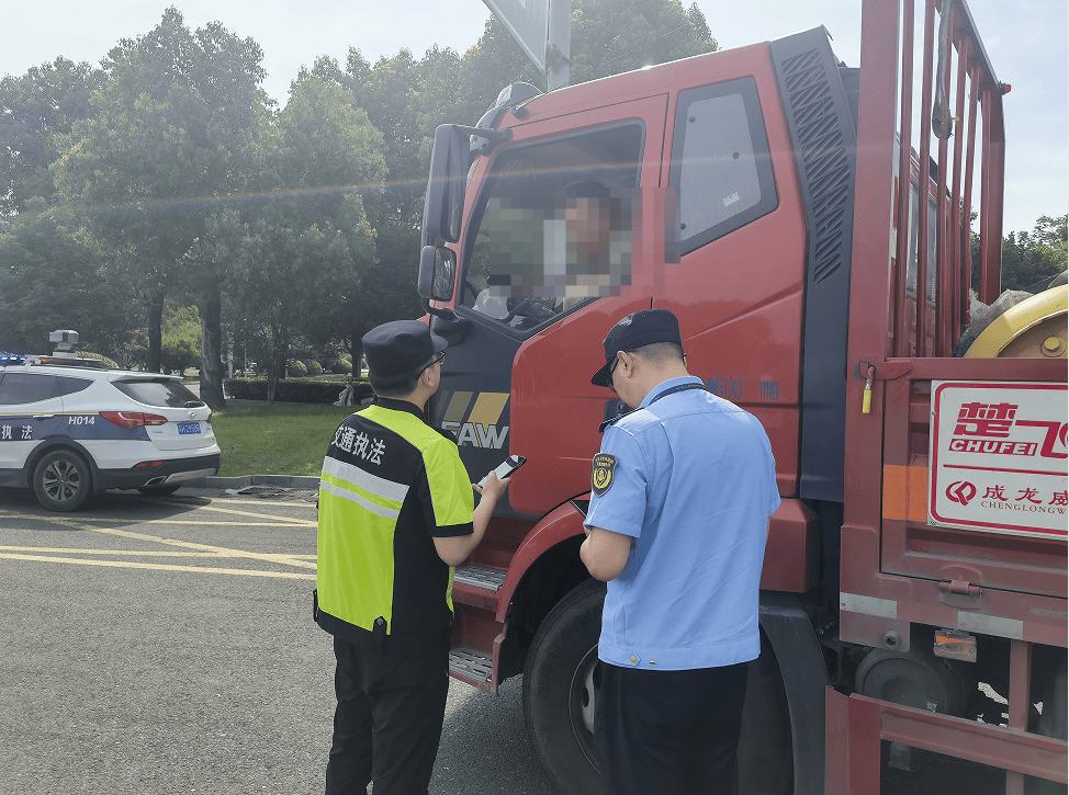 淮安交通执法支队迎“烤”验保障道路运输安全_综合_国省_环境