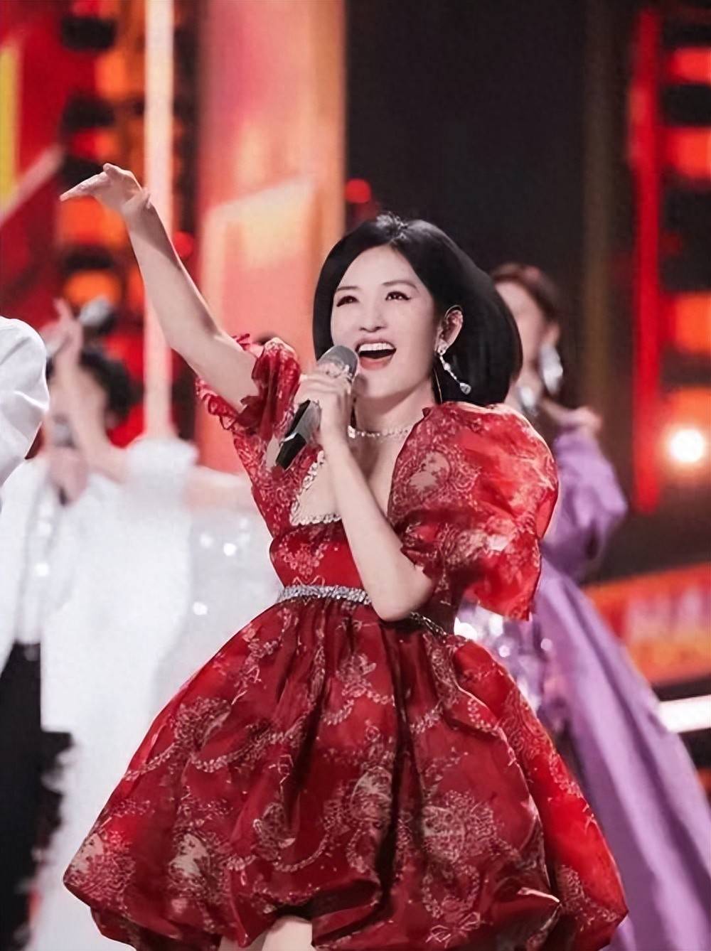 原创            自大狂妄，目无观众，这5位耍大牌的明星，丧失“观众缘”不冤枉