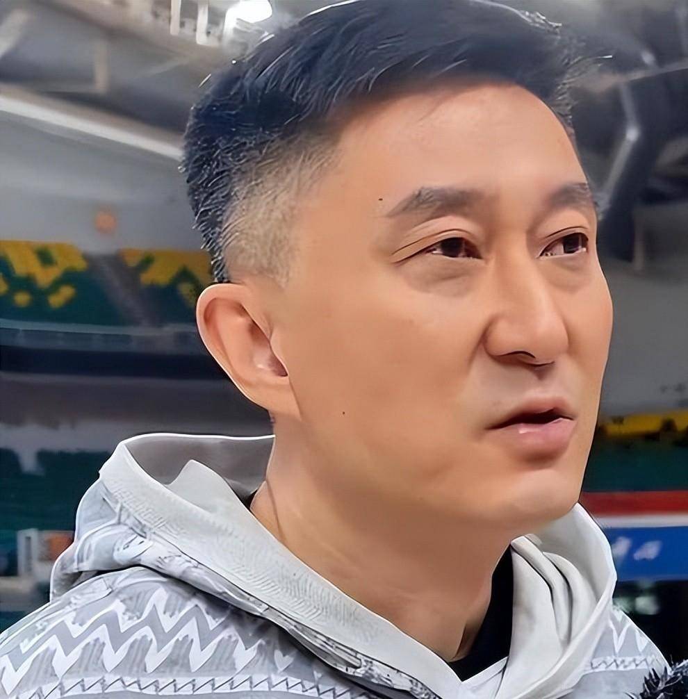 太争气了，杜锋万万没想到，清华附中15岁儿子大放异彩，小小年纪为父长脸