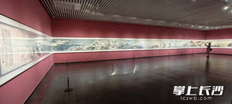 两代画家139幅海洋作品献礼八一建军节
