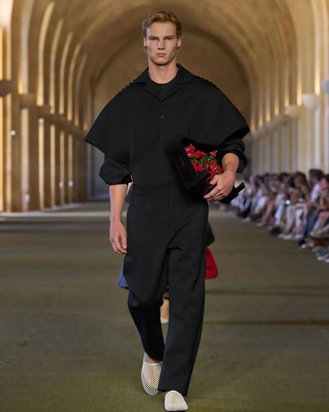 GUCCI 的新男模身材很好,喜欢_时尚_第11张_纵横网 GUCCI 的新男模身材很好,喜欢_https://www.izongheng.net_时尚_第11张