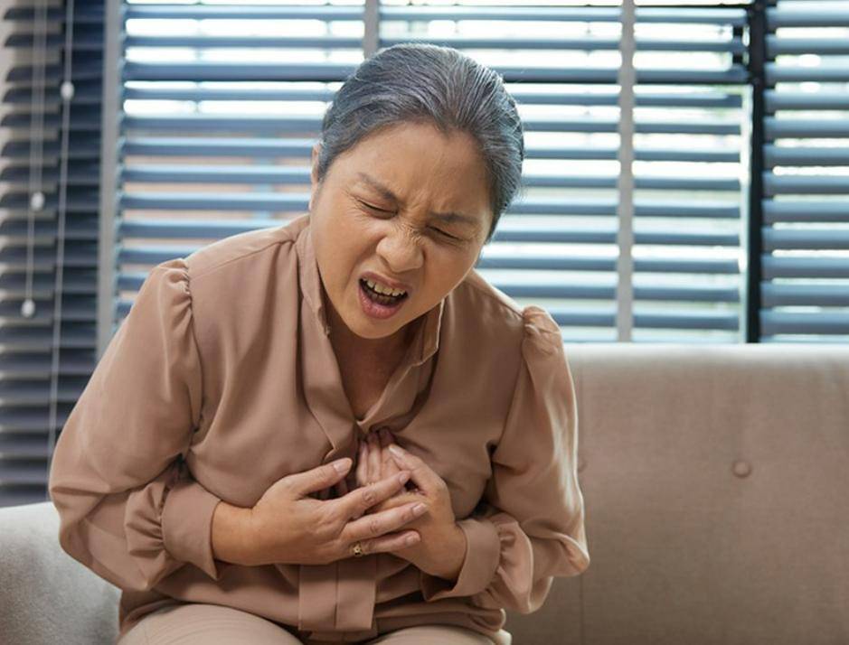 原创            焦虑症一旦开始恶化，大脑功能受损后，身体会出现2个明显变化！