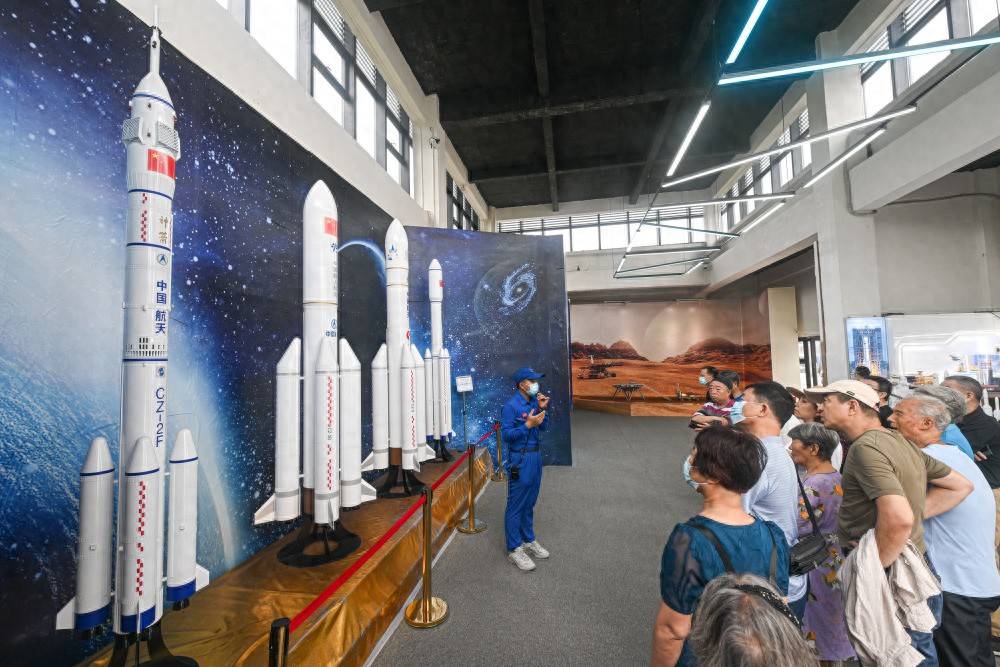 
        嫦娥七号发射时间推迟，中国有四大发射场，为何偏偏选择海南文昌