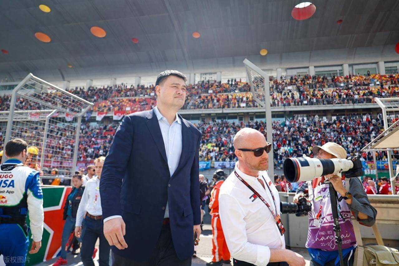 姚明的NBA养老金亏了？从45岁开始领，他一个月能领多少钱？