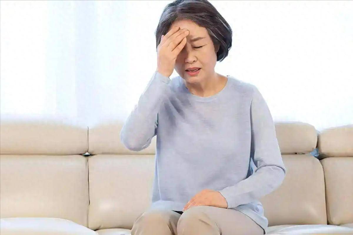 原创            大脑最危险信号，不是头晕，是睡觉频繁出现4个表现，别不当回事