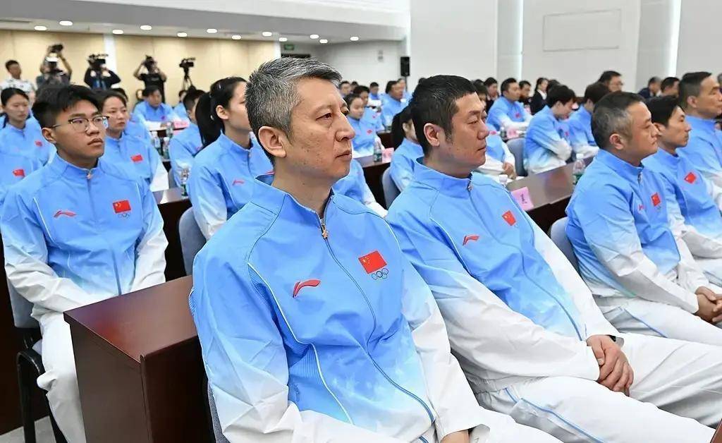 中国男篮备战亚运会：年轻阵容冲击金牌，首战哈萨克斯坦，4天3赛