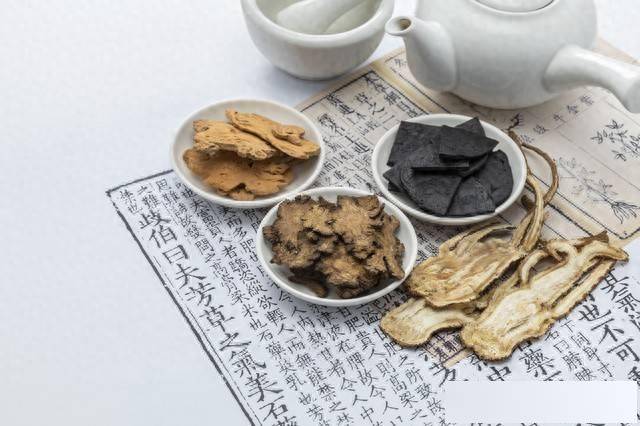 睡不好记性差总心慌？心脾两虚是元凶，两味药对症调理