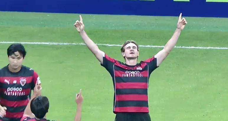 半场：2-1！张稀哲破门，邓捷夫送点！北京国安半场领先浦项铁人！