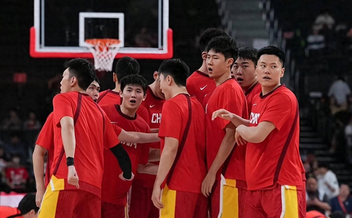 输日本后，中国男篮4大危机曝光，防守崩了，郭士强遭遇考验