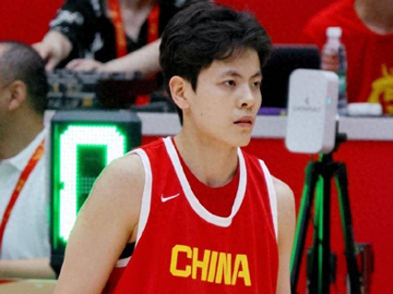 开启卫冕之旅！中国女篮半场领先泰国29分 杨舒予13+3三分