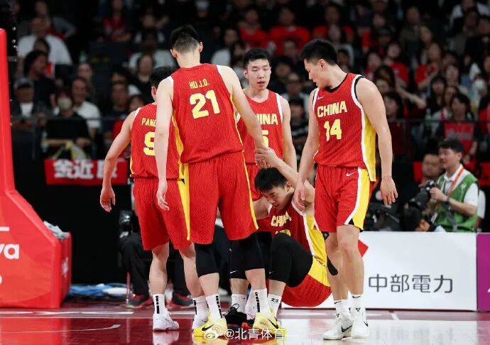 中国男篮今日回国，全队上下需写总结，队伍在回国后将原地解散；本次亚运会，中国男篮获得第四，创造亚运会征战历史第二差的成绩
