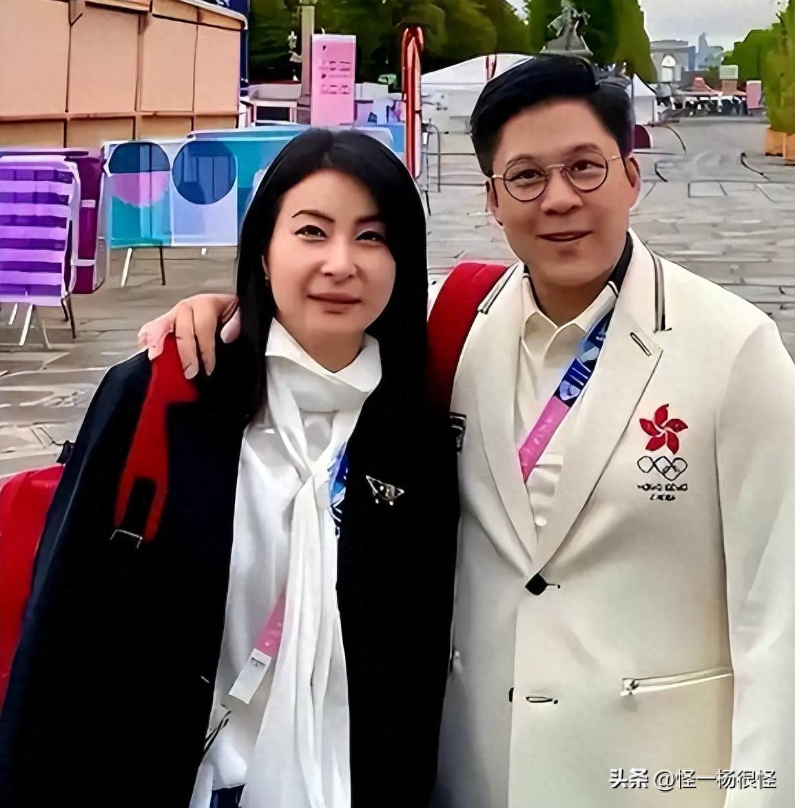 郭晶晶恐怕也意外，亚运开幕式散场当天，霍启刚一个举动收获好评