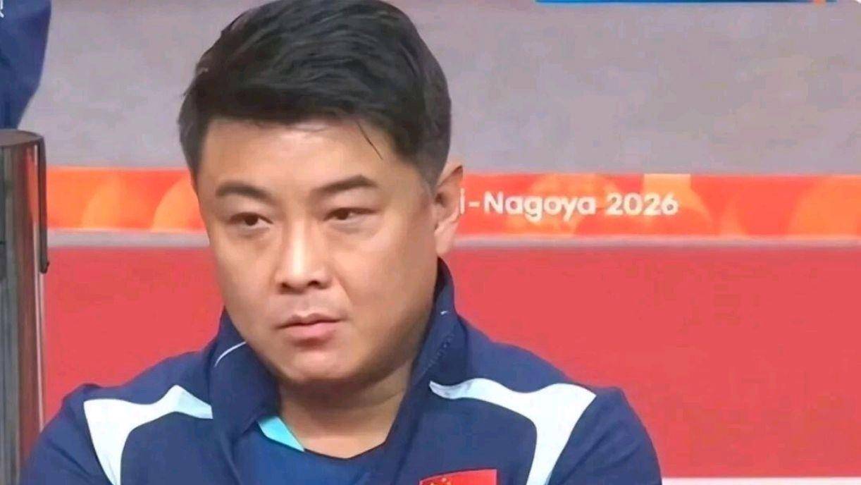揪心！2次爆冷输外协小将，王皓当面点拨，林诗栋半决赛如何破局