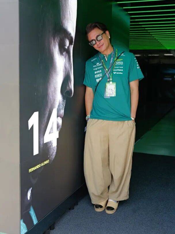 黄宗泽直击F1赛事 成功集邮前世界冠军车手