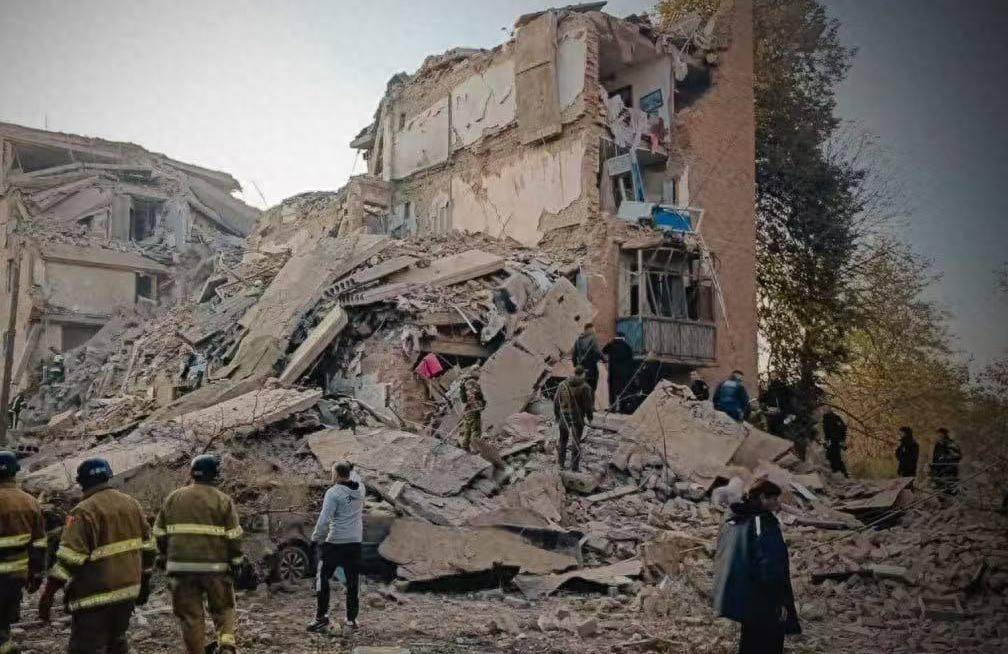 泽连斯基：俄军袭击造成乌多地人员伤亡，乌打击俄石油设施