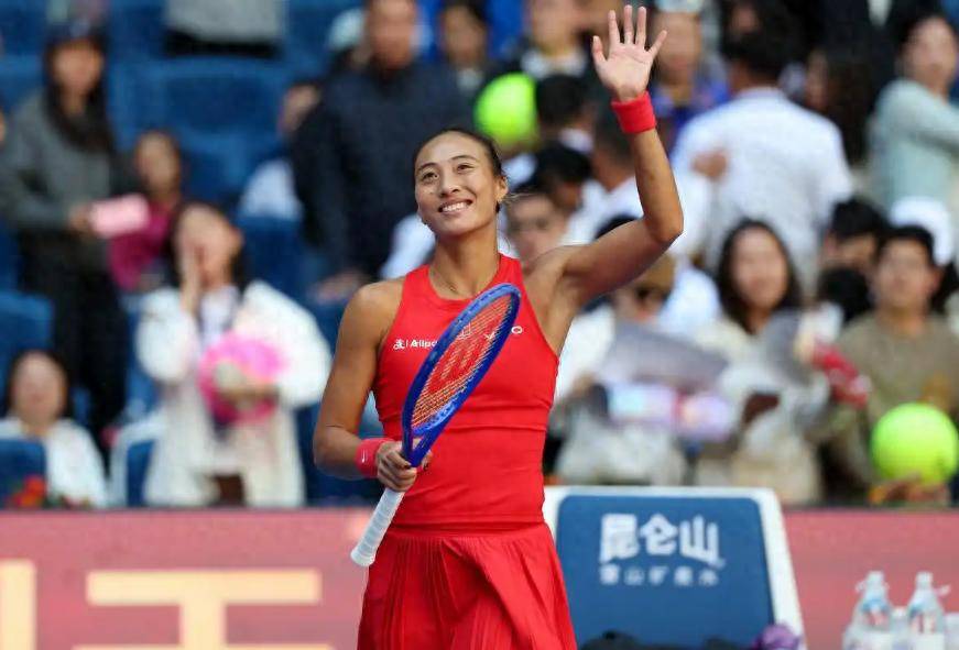 3年狂揽4.74亿,追平李娜整个职业生涯!郑钦文凭什么赚这么多?