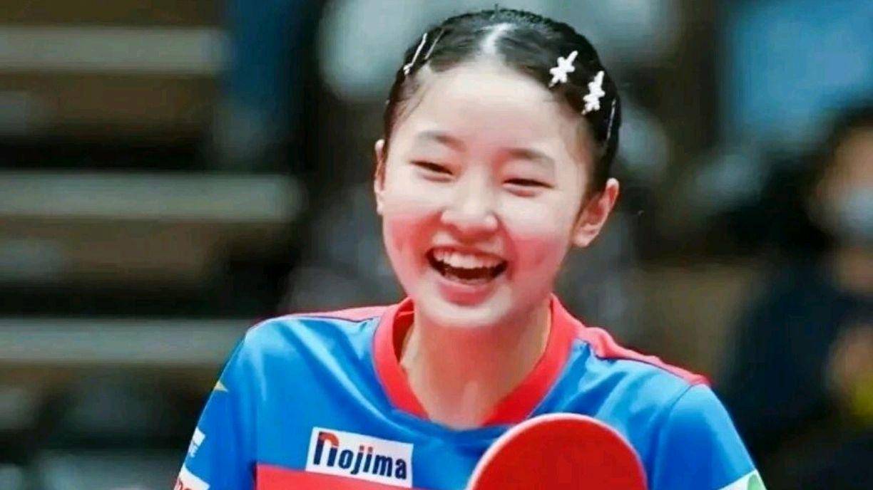 输球仍带微笑！张本美和的松弛，不止是心态，更是两套体系的博弈