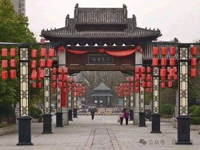 洛阳十字街vs老城小吃街,哪个更实惠?本地人实话实说(图2) 洛阳十字街vs老城小吃街,哪个更实惠?本地人实话实说(图2)
