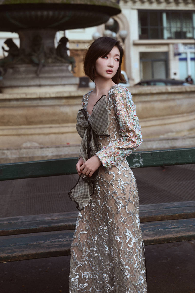 刘亦菲与周冬雨最新晚宴合照曝光！美女同框太养眼