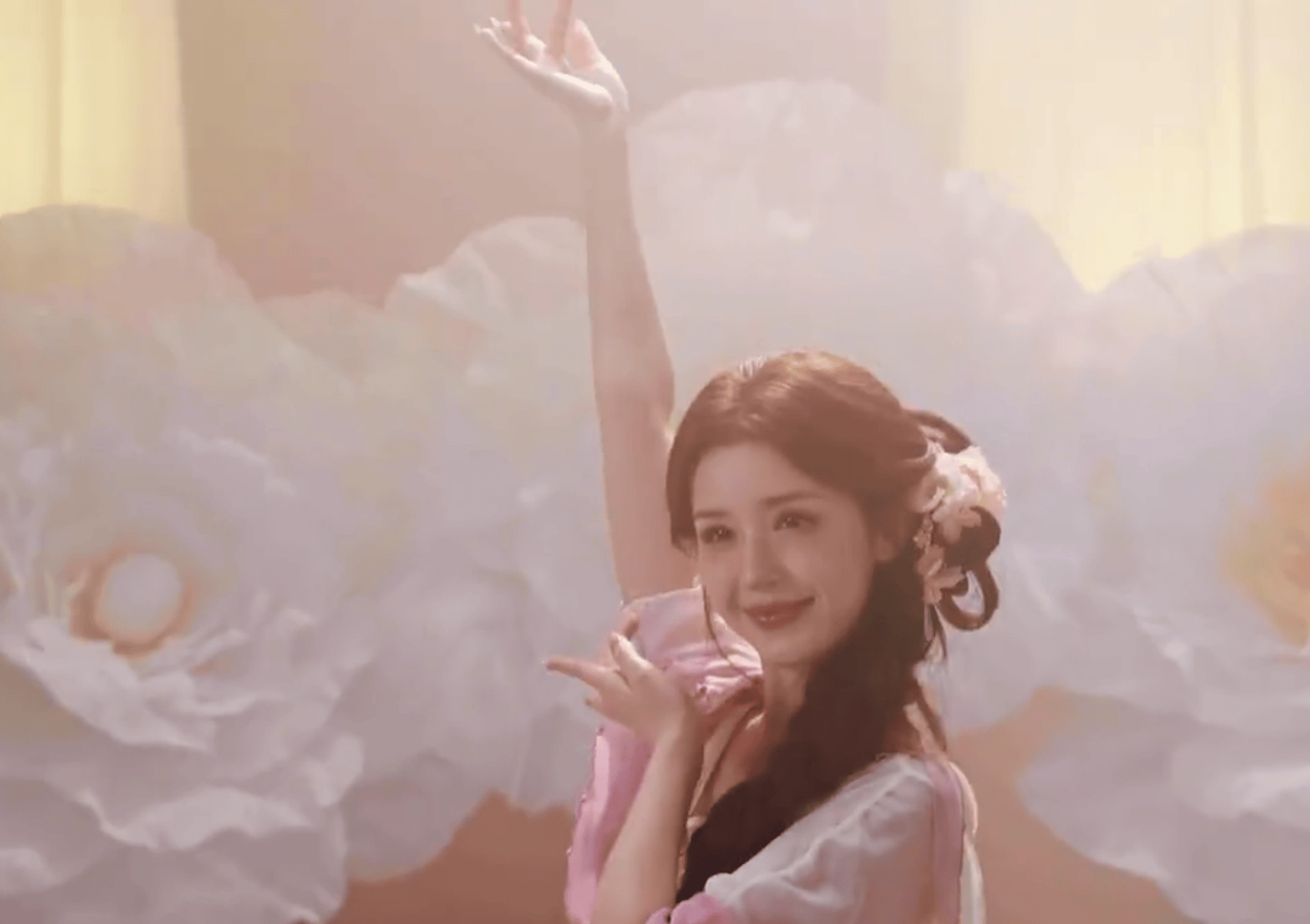 哈尼克孜与孙珍妮化身花妖！翩翩起舞十分妩媚迷人