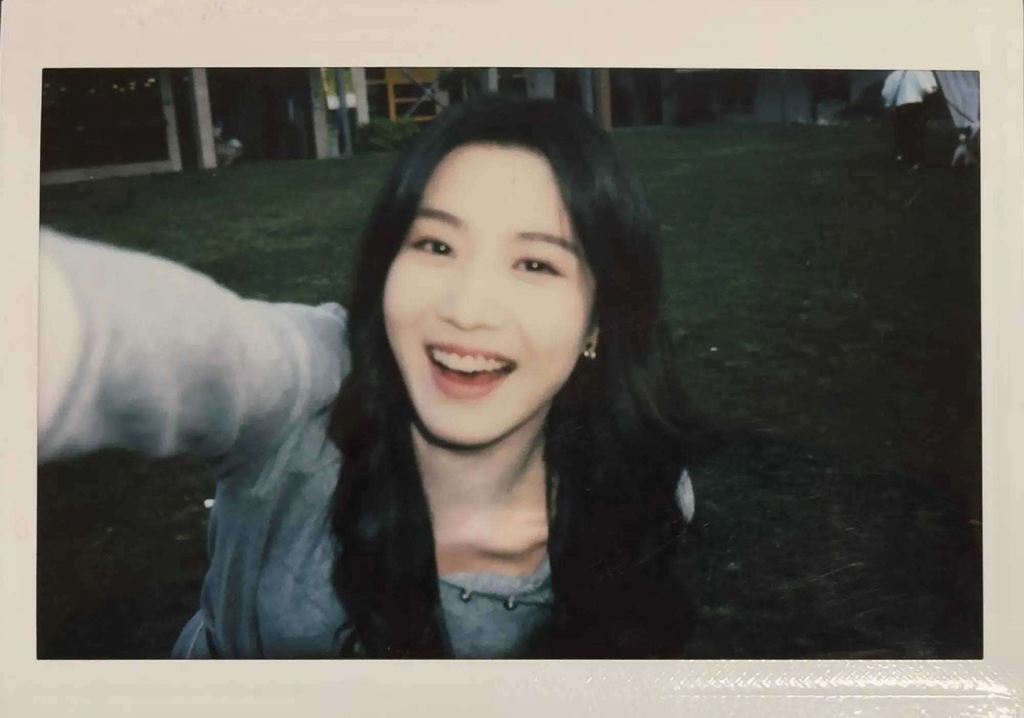 陈星旭卢昱晓拍立得合照曝光 男帅女好意思同框太养眼