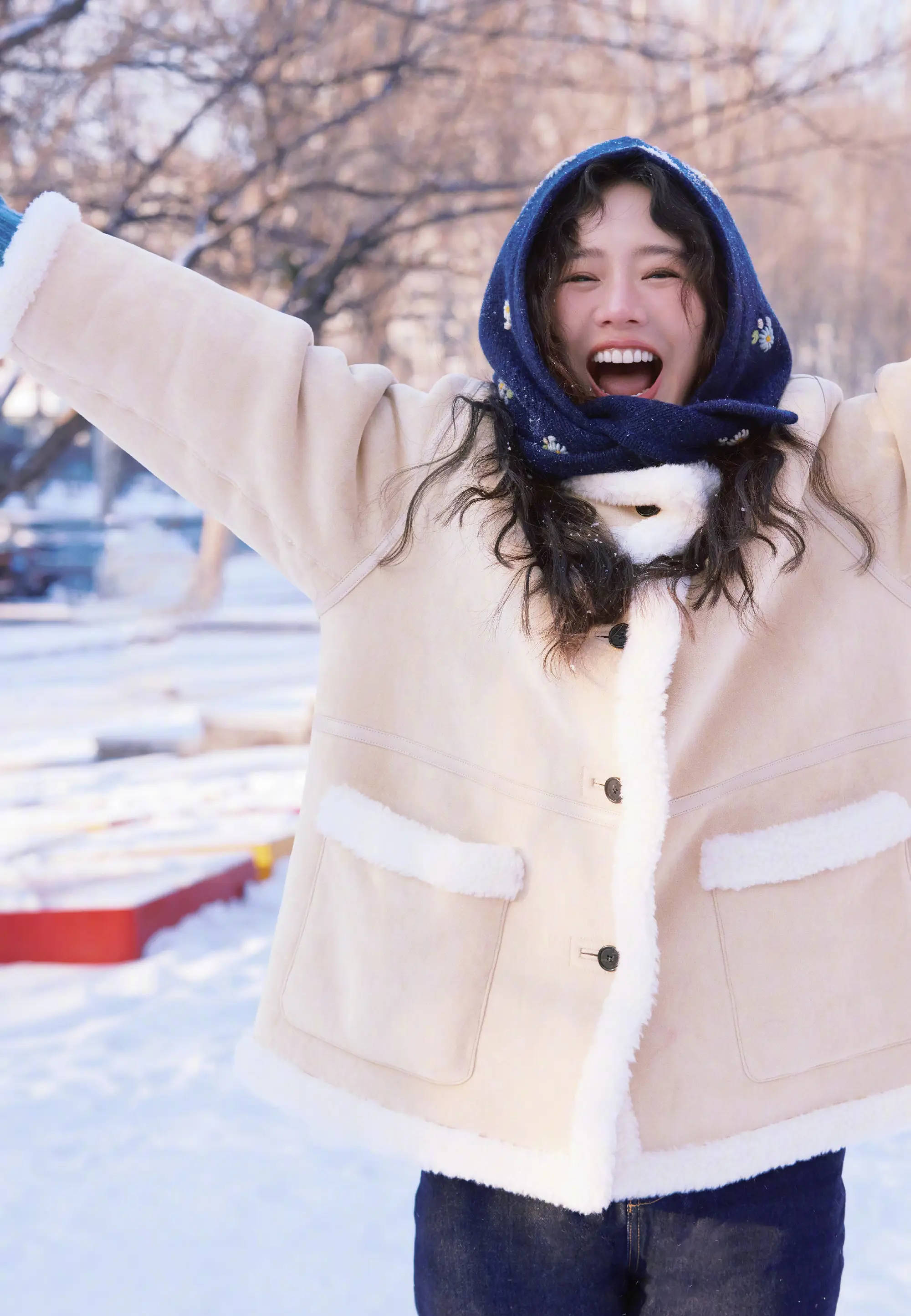 马念念纯晒长春旅游照！冬日雪地上粗犷驱驰元气满满