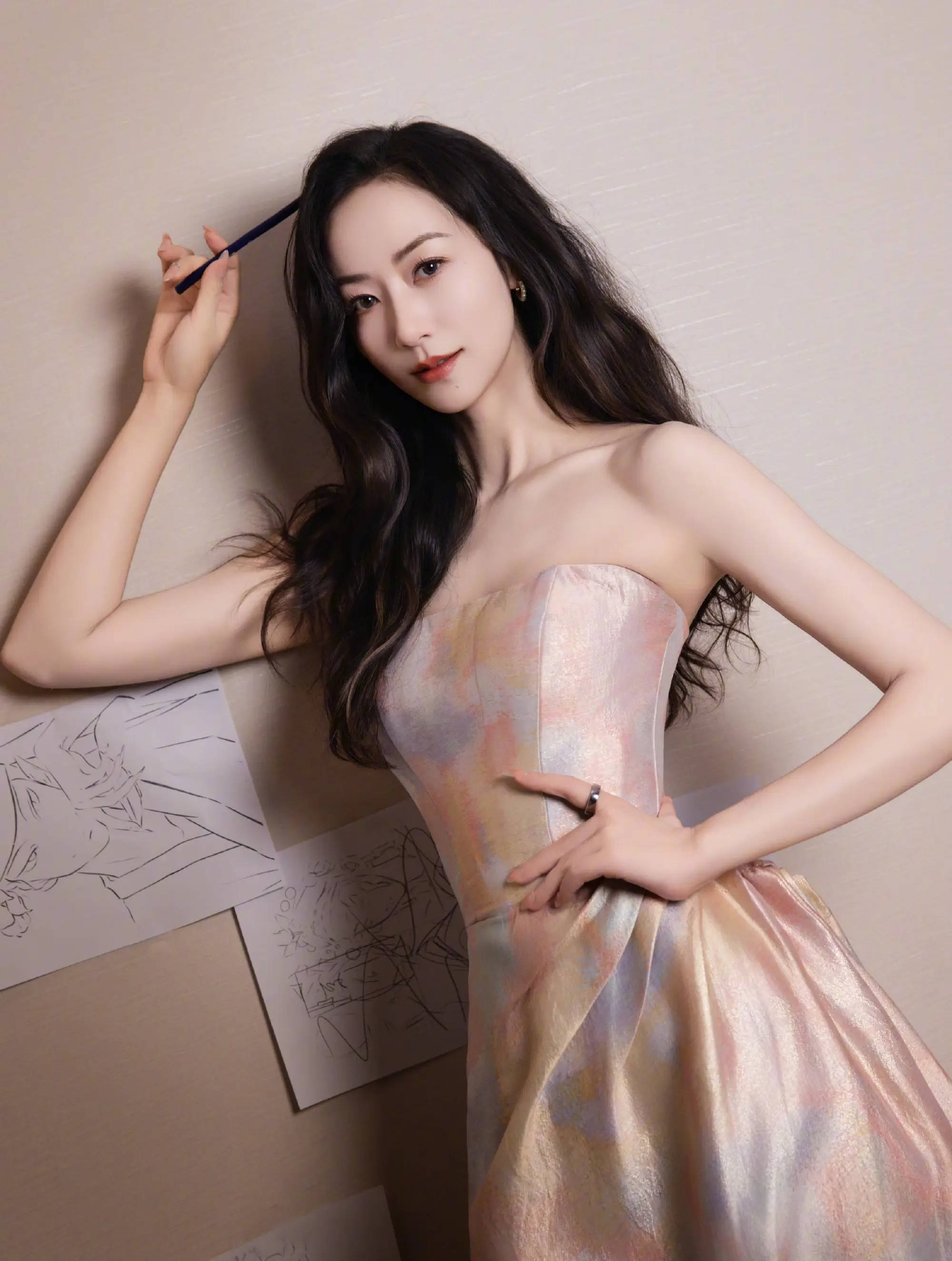 韩雪渐变抹胸裙谦虚好意思丽 长发灵动气质脱俗